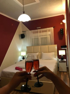 Отель Apartments Ljiljanic  Будва